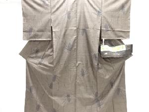 芝草に蝶模様織り出し本場泥大島紬着物(7マルキ)